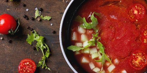 Sopa fría de sandía y tomate con atún