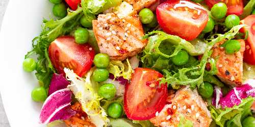 Salada de ervilha com salmão