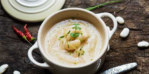 Sopa de feijão com champignons e queijo